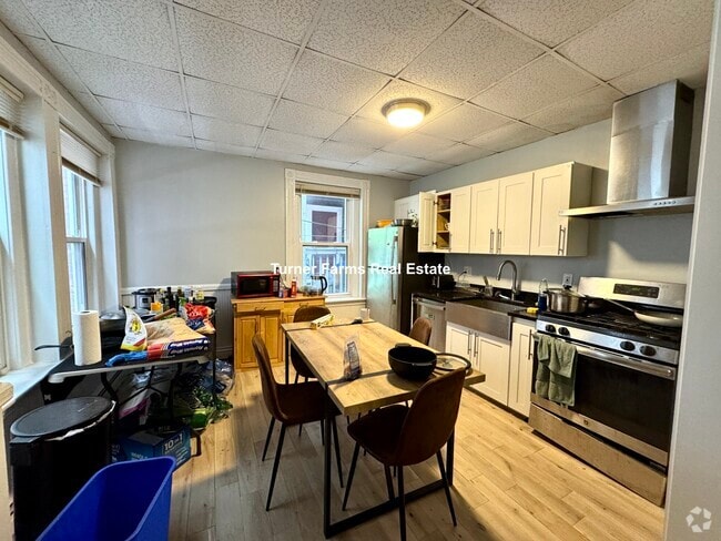 Building Photo - 147 Columbia St Rental