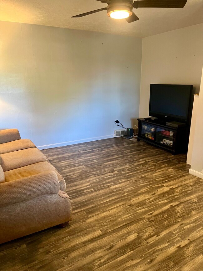 6603 New Bowling Green Rd Unit 2