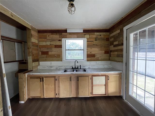 Photo - 106 N 4th St