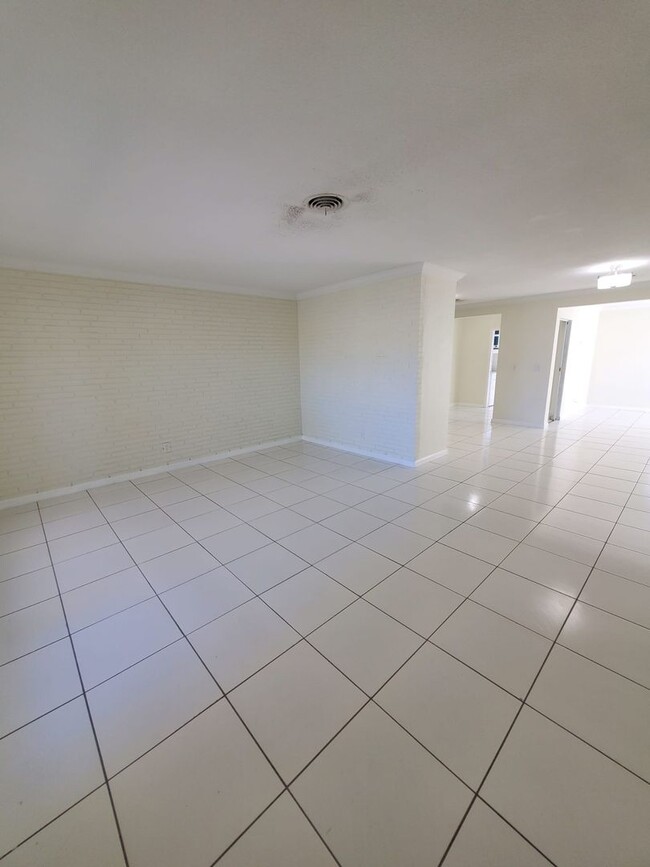 Photo - 3612-3614 TAYLOR ST Unidad 3614