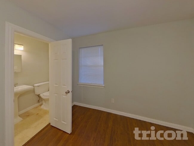 Photo - 126 Tharp St