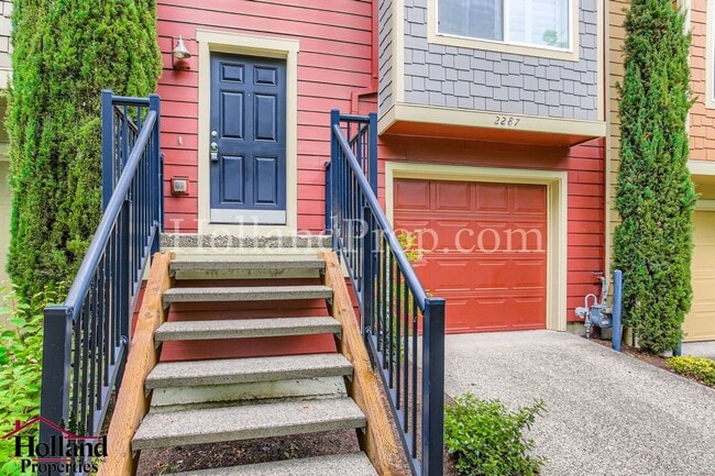 Photo - Wonderful 3 Bed 3 Bath Townhouse in Hillsboro!