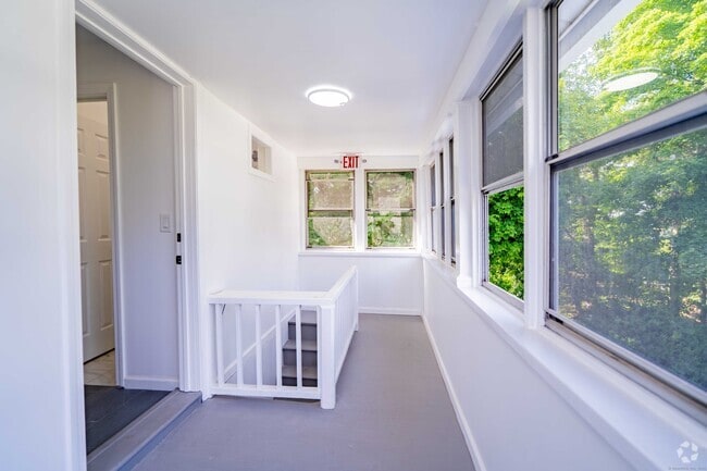 Building Photo - 187 Hillside Ave Unit 2nd floor Rental