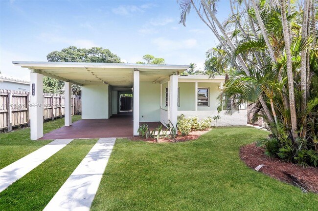 Building Photo - 1328 NW 3rd Ave