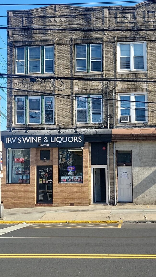 Building Photo - 1106 Avenue C Unit 2