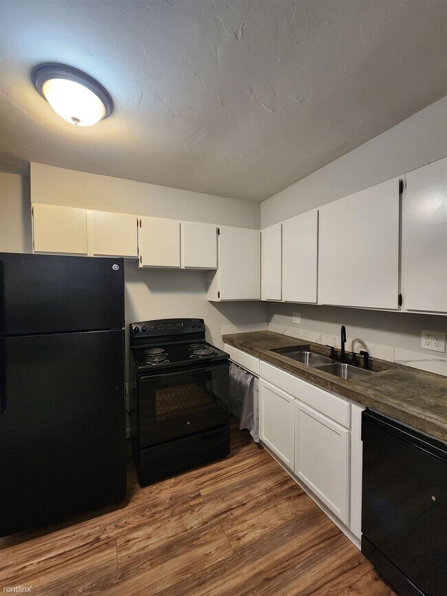 Photo - 3 br, 2 bath House - 629 S Saint Paul St