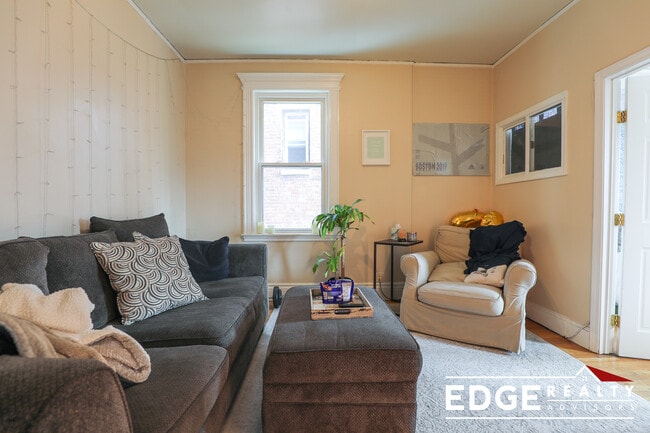 Photo - 1719 Commonwealth Ave