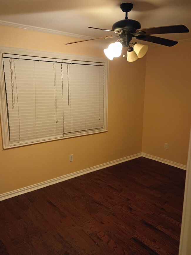 Photo - 4404 Monna St