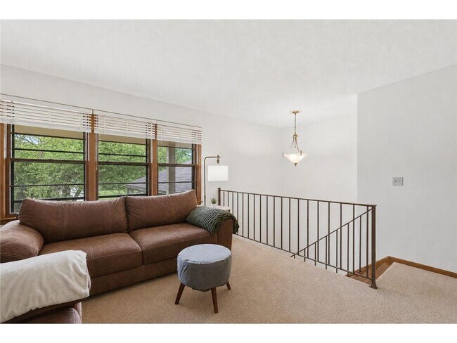 Photo - 3308 Roosevelt Ct NE