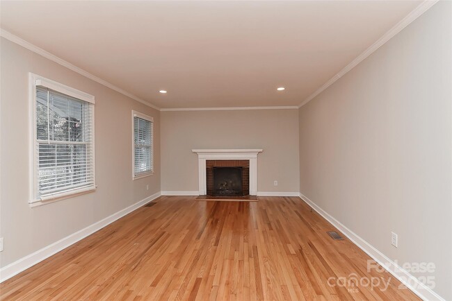 Photo - 420 Seneca Pl