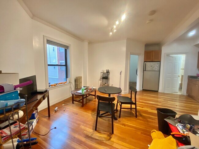 235 Harvard Ave Unit 3