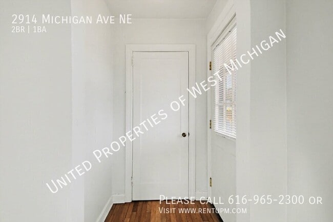 Photo - 2914 Michigan St NE