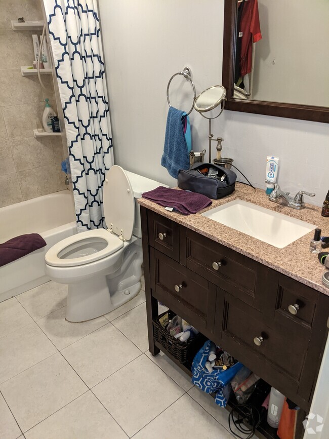 Building Photo - 10413 N Kendall Dr Unit B106 Rental