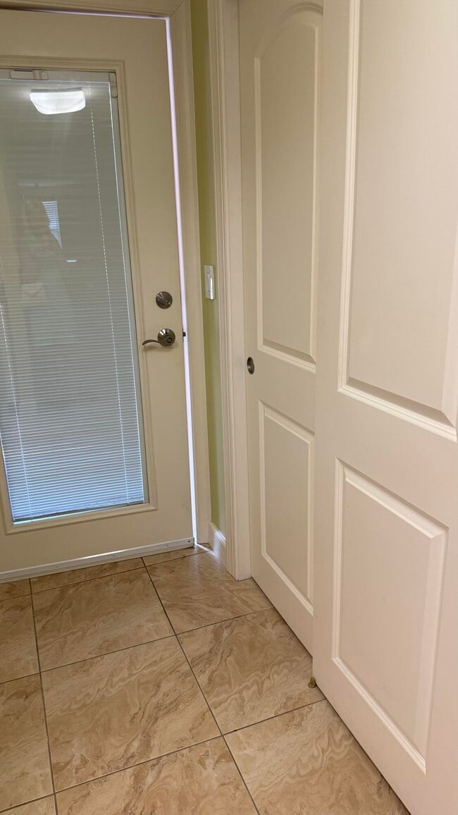 Photo - 2841 Somerset Dr Unit 112