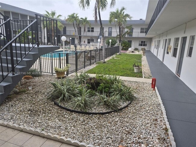 Photo - 415 NE 2nd St Unit 202