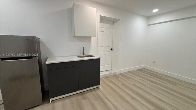 Building Photo - 1201 NW 79th Way Unit n/a