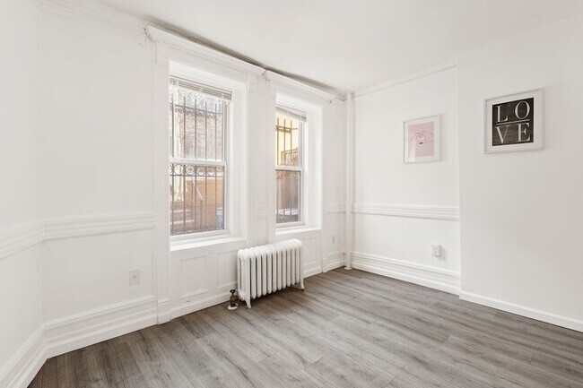 Photo - 207 W 136th St