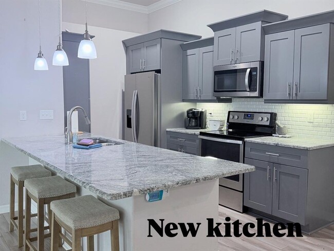 Photo - 5111 Royal Palms Wy Unit 303