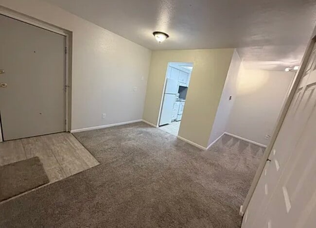 Building Photo - 1150 Golden Cir Unit 111