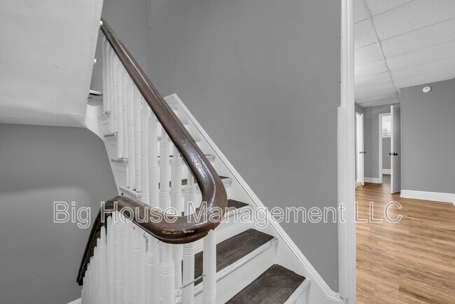 Photo - 339 E 25th St Unit 3