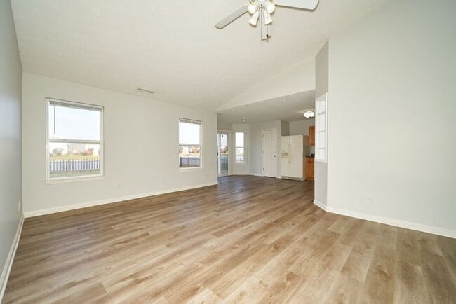 Photo - Brownsburg Schools and a Fenced Backyard!!