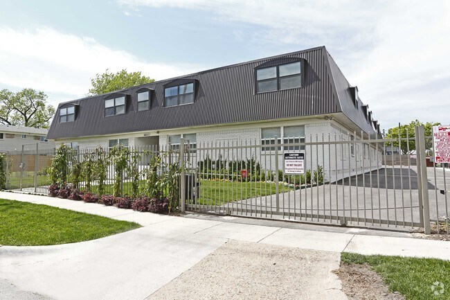 4927 San Jacinto St - 4914-4916 San Jacinto St