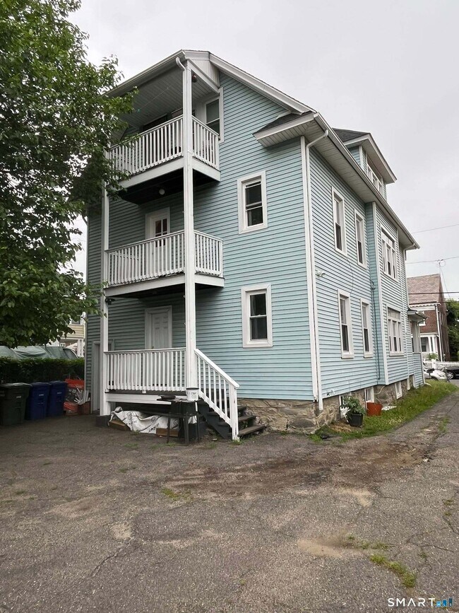 Photo - 417 Willow St