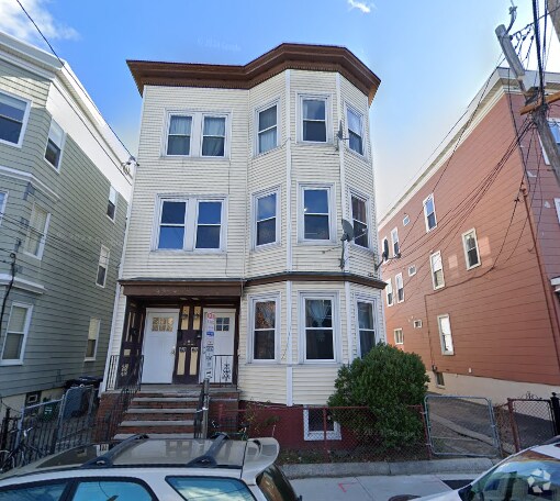 Building Photo - 376 Prospect St Unit 2 Rental