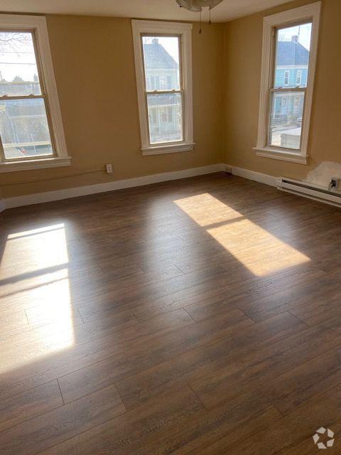 Building Photo - 401 3rd St Rental