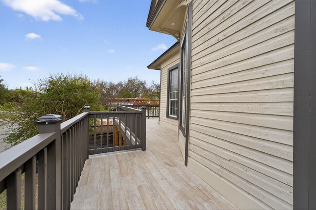 Photo - 413 Nopal St