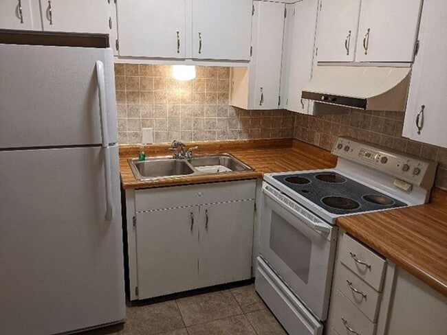 Photo - Comfort Meets Calm – 1BR/1BA in Pembroke Gardens!