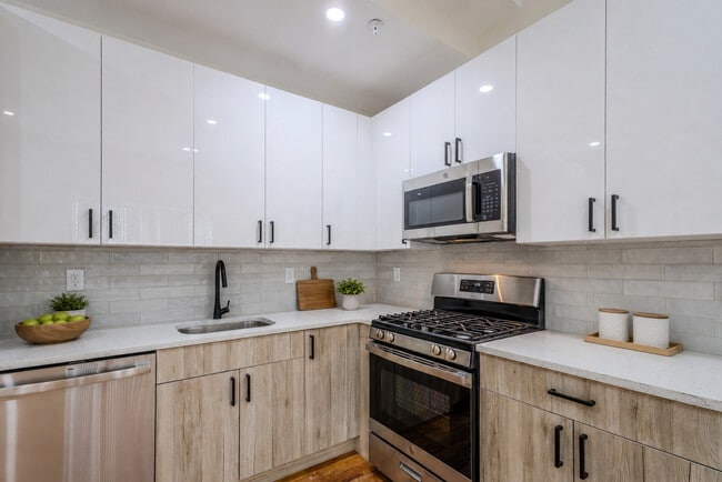 145 Roseville Ave