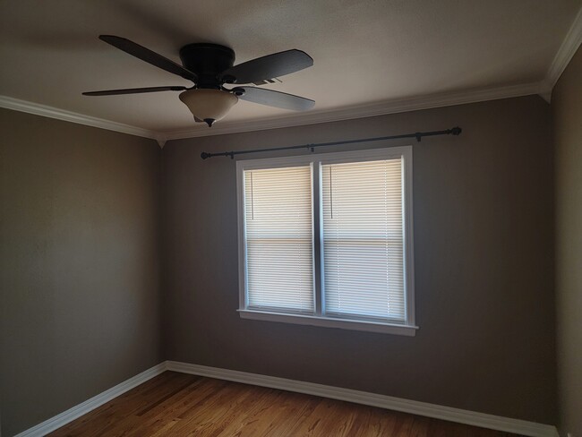 Photo - 3701 N Drexel Blvd