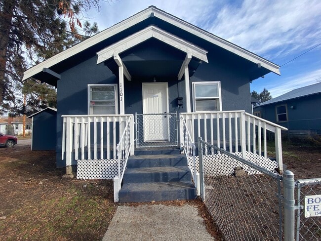 3 Bedroom 1 Bath Home - 3 Bedroom 1 Bath Home