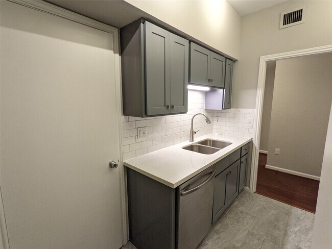 Photo - 2475 Underwood St Unit True