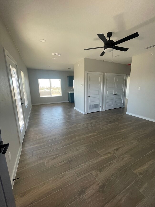 Photo - Kona Apartments