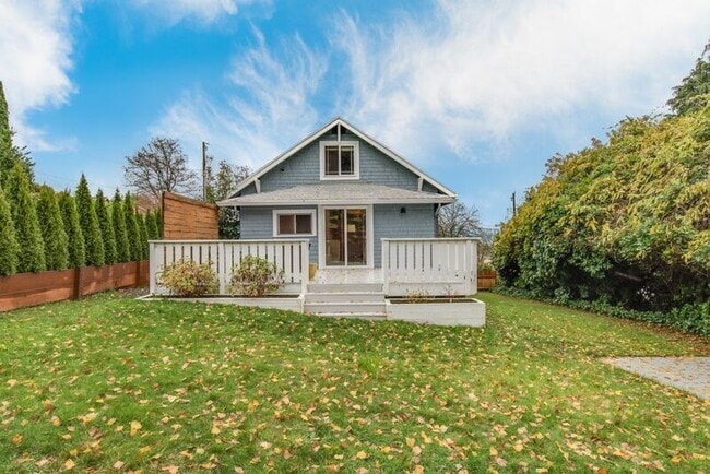 Photo - 1321 NW Drake Way