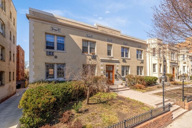 Photo - 3022 Wisconsin Ave NW Unit 208