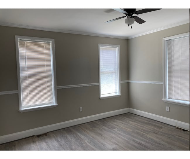 Photo - 3419 Mondawmin Ave Unidad D AVAILABLE $600 D
