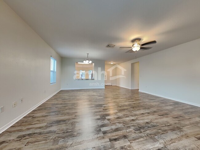 Photo - 3825 Crystal Dew St