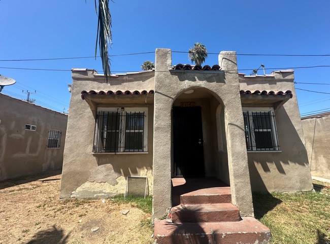 Building Photo - 8114 S Hoover St