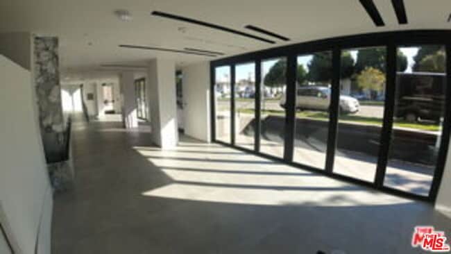 Photo - 8811 Burton Way Unidad 308