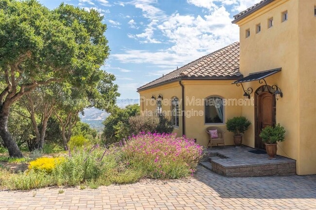 Photo - 287 Laureles Grade