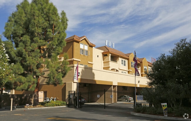 Photo - Flora Vista Apartments