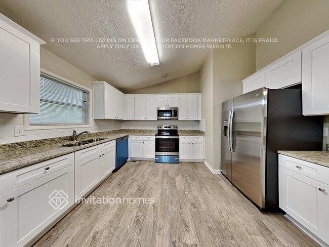 Photo - 4026 Leicester Dr NE