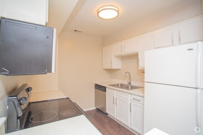1BR, 1BA - 741SF - A1