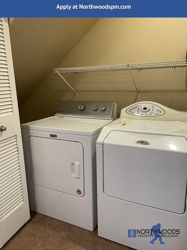 Photo - Nice 2 Bedroom 2 Bathroom 2 Story-Town Home-White City