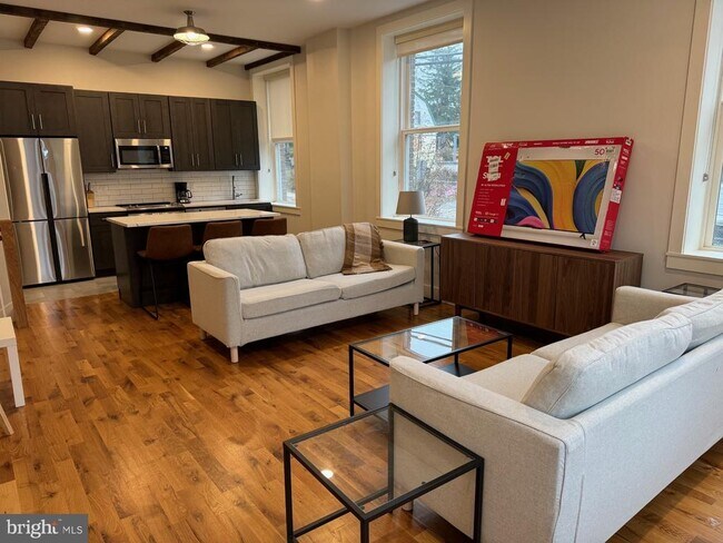 Photo - 30 MacLean St Unit 3 - FURNISHED