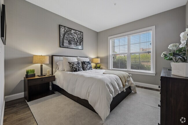 2BR, 2BA - 1,075SF - Primary Bedroom