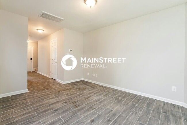 Photo - 3 Bedroom Pet-Friendly Home in Raleigh, NC with Main Street Renewal